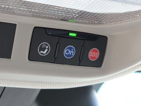 Used 2024 Chevrolet Trax LS w/ LS Convenience Package FWD image 11