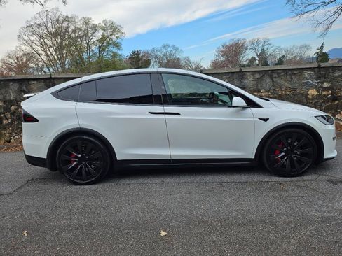 Used 2024 Tesla Model X Plaid image 9