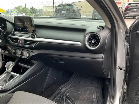 Used 2024 Kia Forte LXS w/ LXS Technology Package FWD image 17