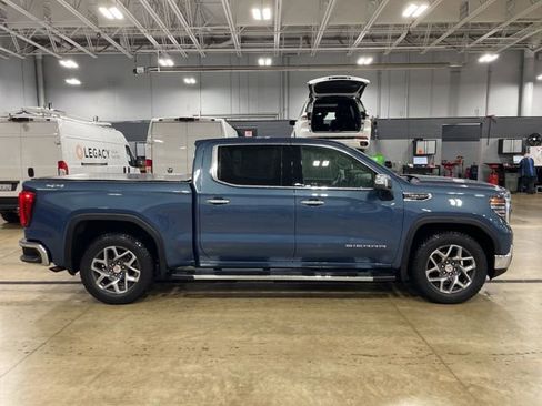 Used 2024 GMC Sierra 1500 SLT w/ SLT Premium Package AWD/4WD image 2