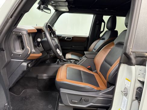 Used 2024 Ford Bronco Outer Banks image 19