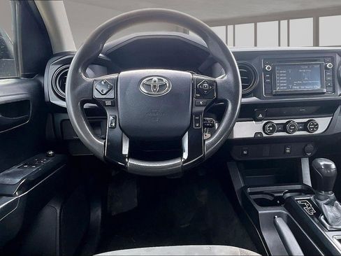 Used 2018 Toyota Tacoma SR image 6