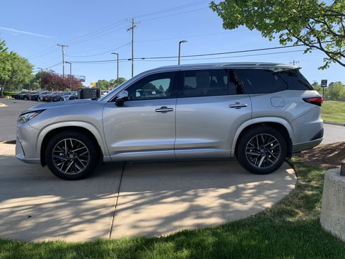 Used 2025 Lexus TX 350 AWD w/ Technology Package image 7