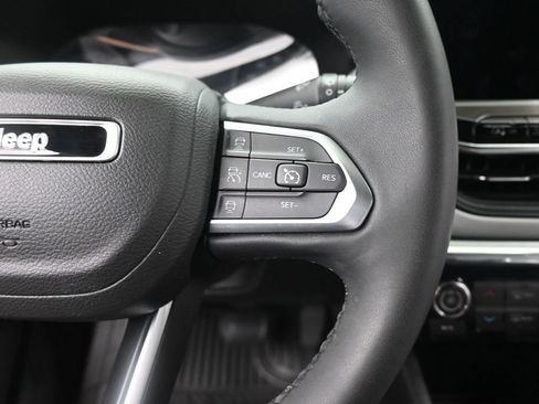 Used 2023 Jeep Compass Limited AWD/4WD image 12
