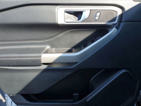 Certified 2022 Ford Explorer XLT w/ Equipment Group 202A image 27