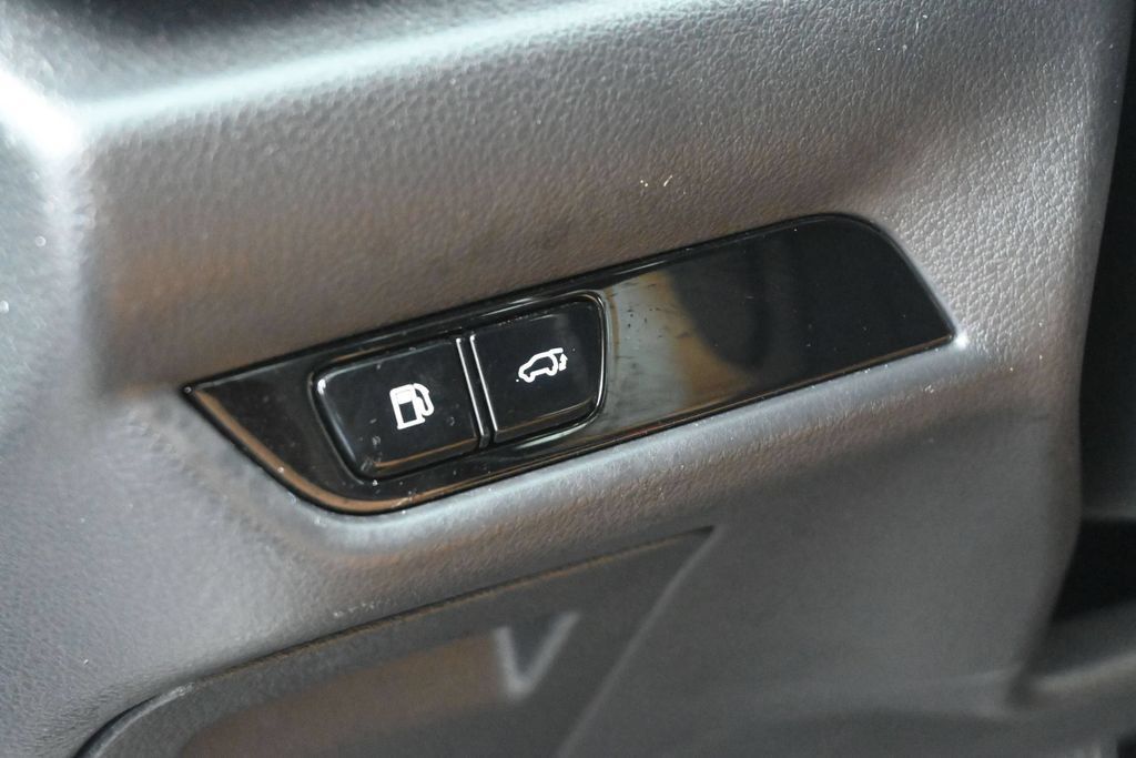 Used 2025 Lexus NX 250 FWD w/ Accessory Package (Z2) image 4