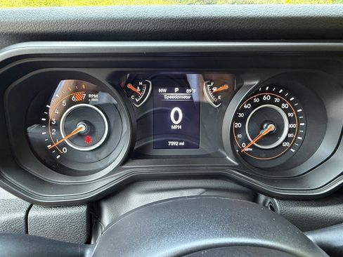 Used 2026 Jeep Wrangler Sport AWD/4WD image 17