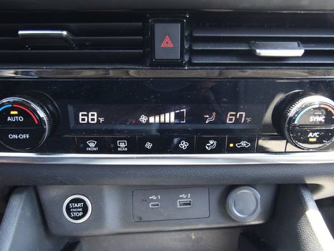 Used 2023 Nissan Rogue SV AWD/4WD image 27