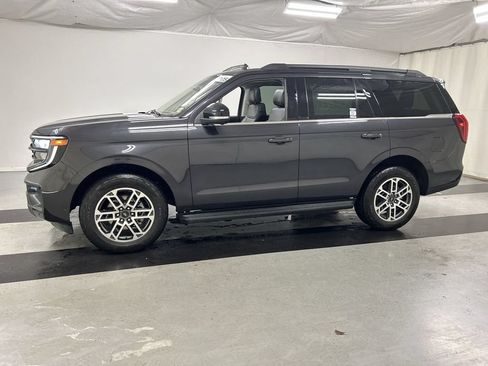 Used 2025 Ford Expedition Active AWD/4WD image 6
