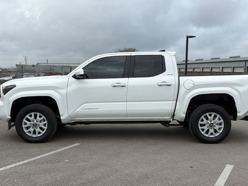 Certified 2026 Toyota Tacoma SR5 image 10