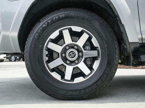 Used 2024 Toyota 4Runner TRD Off-Road Premium image 29