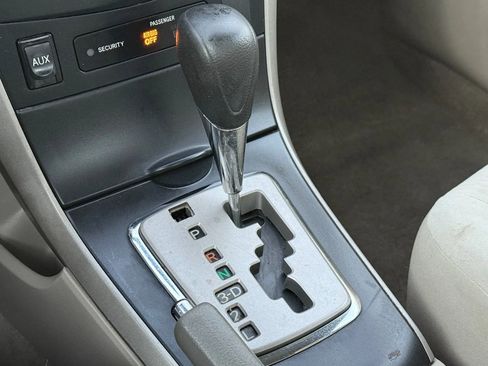 Used 2010 Toyota Corolla image 25