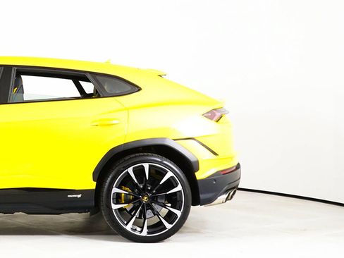 Used 2023 Lamborghini Urus S AWD/4WD image 13