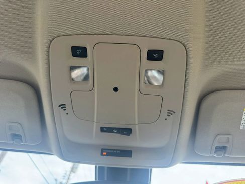 Used 2019 Ford Escape SE FWD image 19