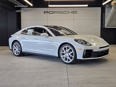 New 2025 Porsche Panamera image 27