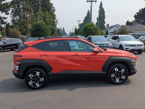Used 2025 Hyundai Kona SEL AWD/4WD image 6