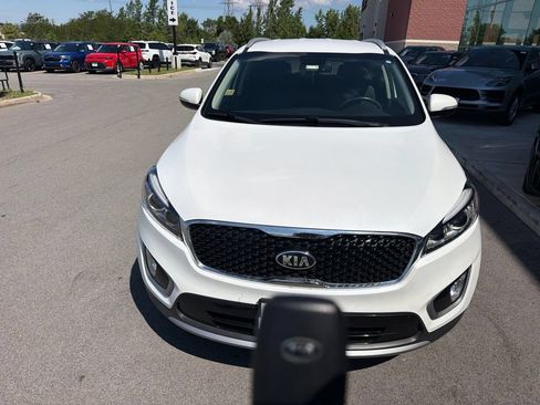Used 2017 Kia Sorento EX w/ EX V6 Premium Package AWD/4WD image 2