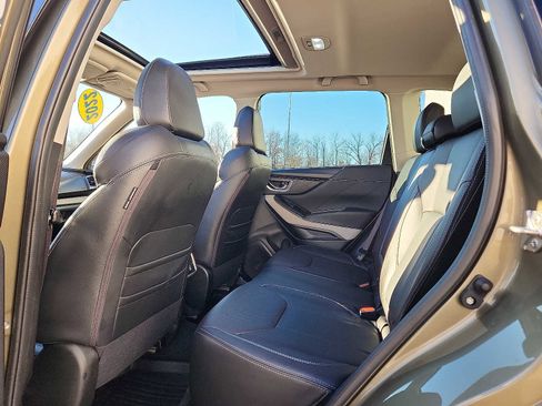 Used 2022 Subaru Forester Limited image 10