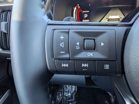 New 2025 Nissan Pathfinder Platinum image 16