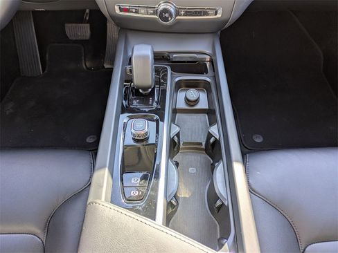 Certified 2025 Volvo S60 B5 Core image 18