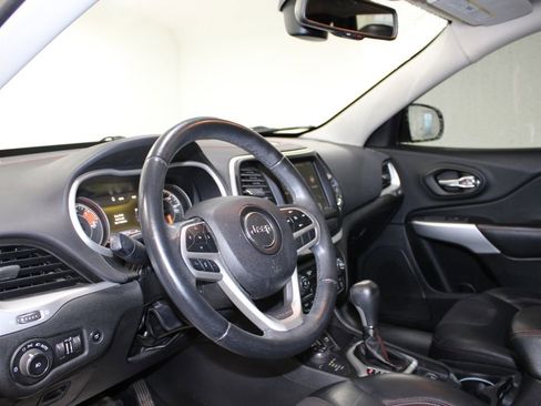 Used 2017 Jeep Cherokee Trailhawk w/ Comfort/Convenience Group image 21