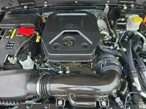 Used 2024 Jeep Wrangler Sahara image 14