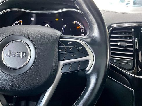 Used 2019 Jeep Grand Cherokee Overland AWD/4WD image 12