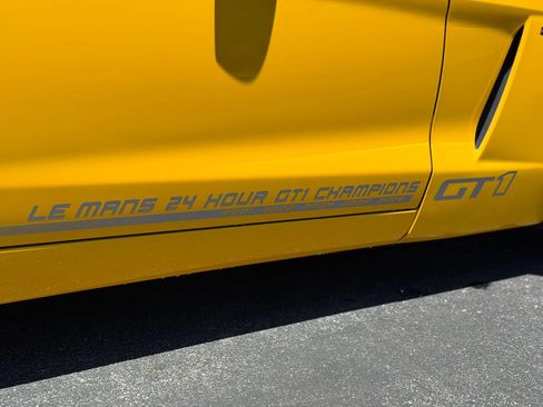 Used 2005 Chevrolet Corvette Coupe w/ Preferred Equipment Group RWD image 10