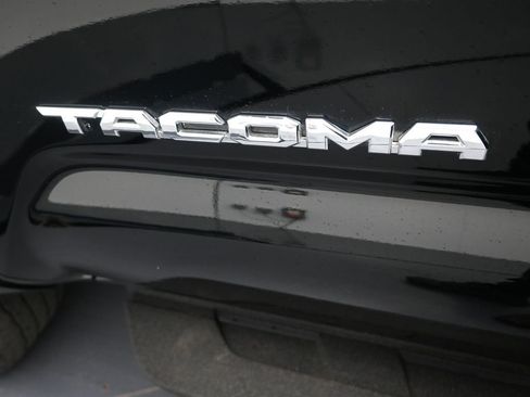 Used 2023 Toyota Tacoma TRD Sport AWD/4WD image 40