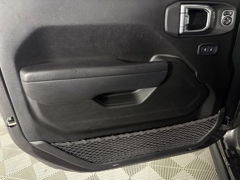 Used 2022 Jeep Wrangler Sport AWD/4WD image 25