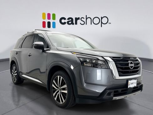 Used 2025 Nissan Pathfinder Platinum w/ Cargo Package image 7