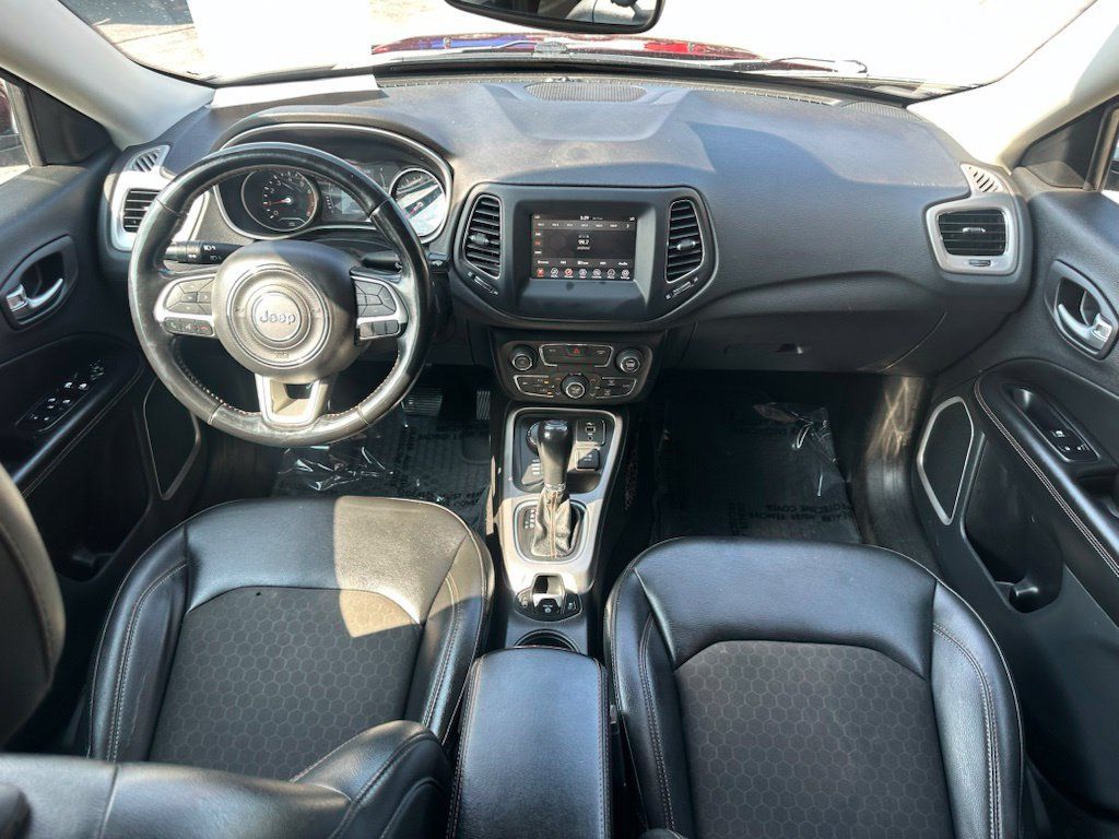 Used 2020 Jeep Compass Latitude w/ Cold Weather Group AWD/4WD image 22