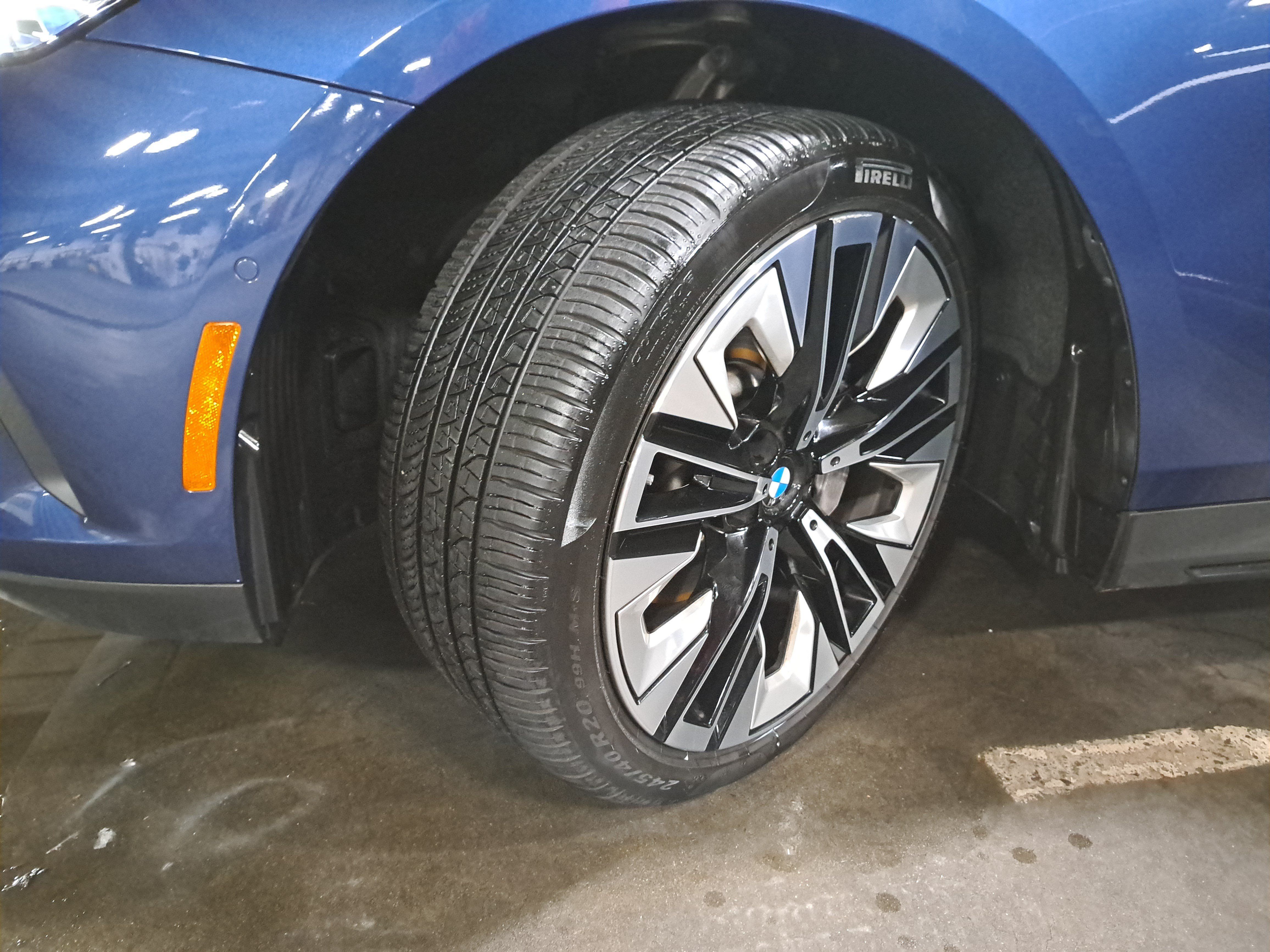Certified 2026 BMW 530i w/ Premium Package RWD image 34