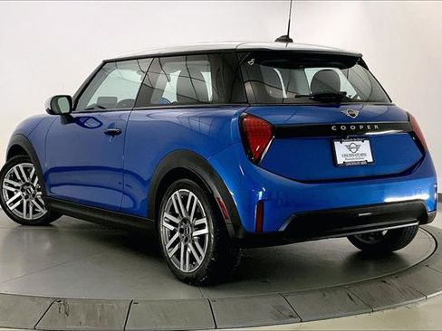 Certified 2025 MINI Cooper 2-Door Hardtop image 10