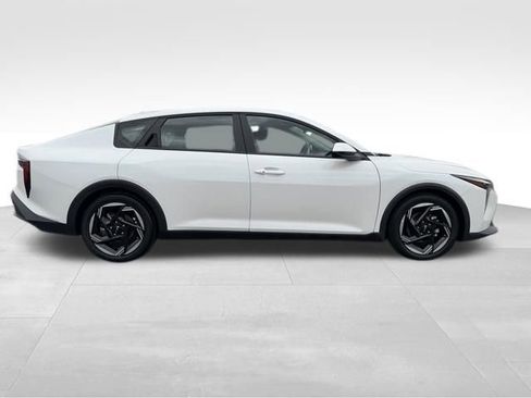 Used 2025 Kia K4 EX image 8