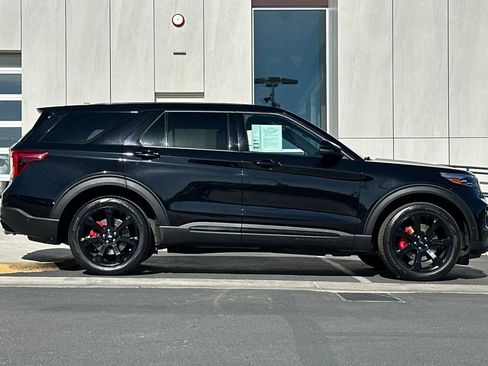 Used 2022 Ford Explorer ST w/ Equipment Group 401A image 2