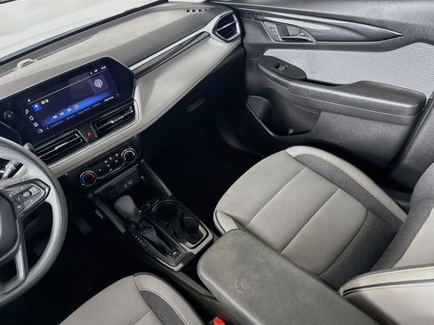 Used 2025 Chevrolet TrailBlazer LT FWD image 26