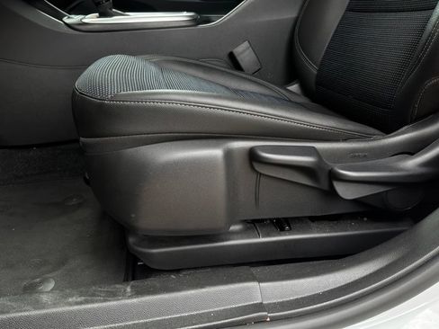 Used 2025 Buick Envista Preferred FWD image 11