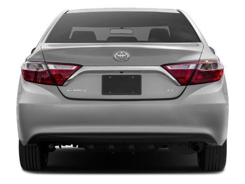 Used 2017 Toyota Camry LE FWD image 5