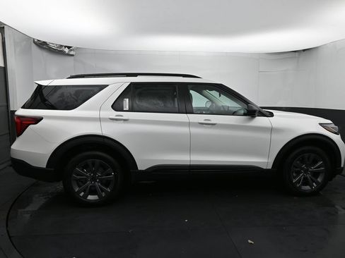 New 2026 Ford Explorer Active w/ Active Comfort Package AWD/4WD image 3
