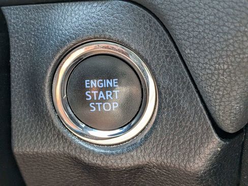 Used 2021 Toyota RAV4 XLE w/ Convenience Package FWD image 27