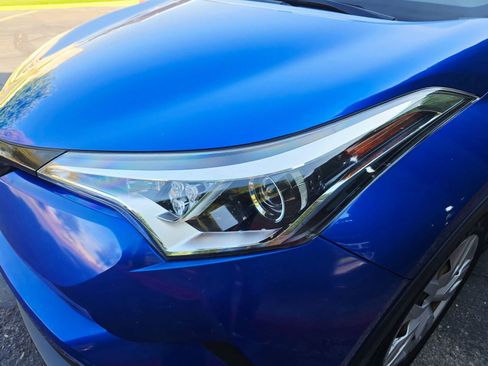 Used 2019 Toyota C-HR LE image 39