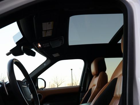 Used 2018 Land Rover Range Rover Sport Supercharged image 16