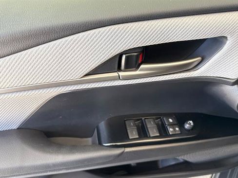 Used 2025 Toyota Camry SE w/ Convenience Package FWD image 10