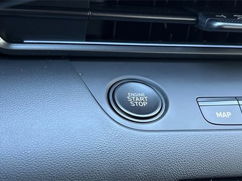 New 2025 Hyundai Elantra SEL image 22