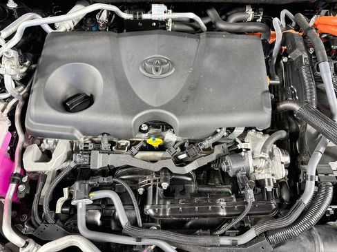 Used 2024 Toyota RAV4 SE w/ Weather & Moonroof Package AWD/4WD image 32