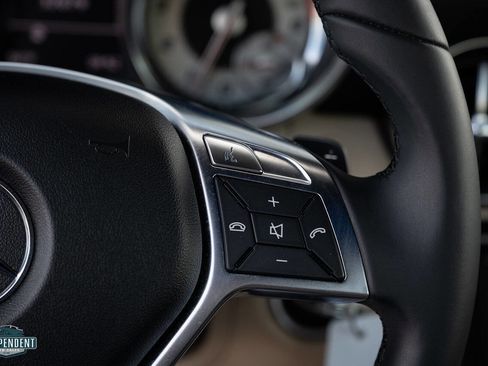 Used 2013 Mercedes-Benz SLK 250 image 21