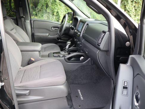 Used 2023 Nissan Frontier SV w/ Midnight Edition Package RWD image 30