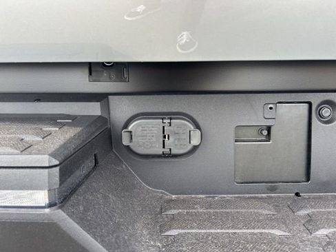 New 2026 Toyota Tundra Limited AWD/4WD image 7