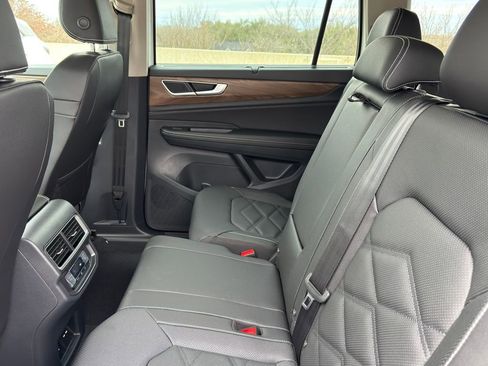 New 2026 Volkswagen Atlas SE FWD image 27